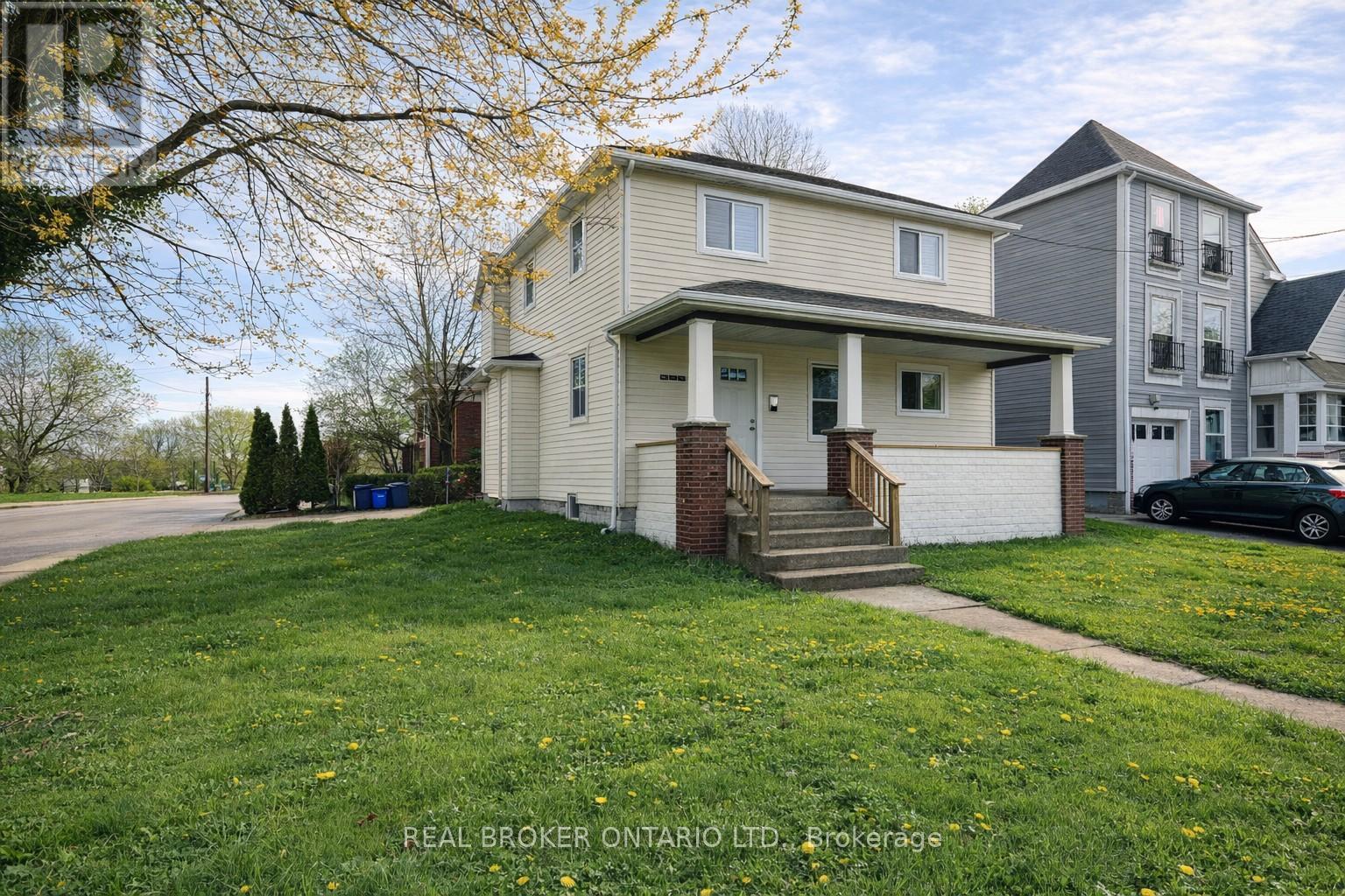 MLS® listing #29818274 for sale located at 4394 ELLIS STREET