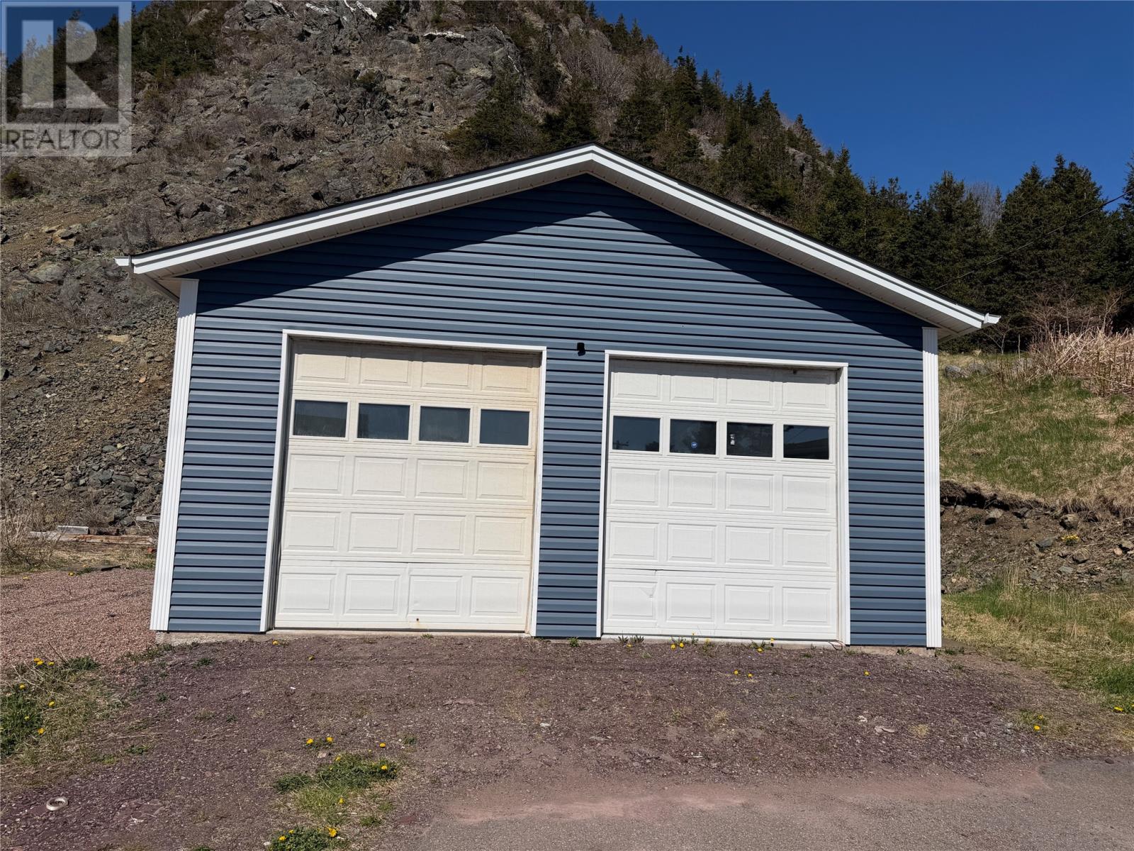 MLS® listing #29818592 for sale located at 6 Foote's Lane