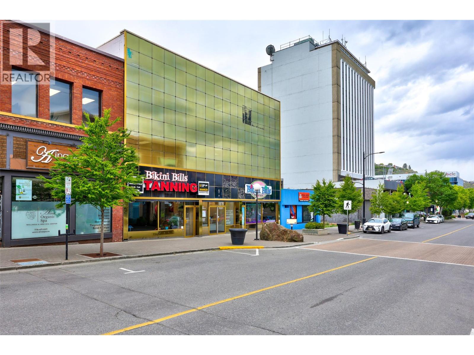 MLS® listing #29818694 for sale located at 141 VICTORIA Street Unit# 301