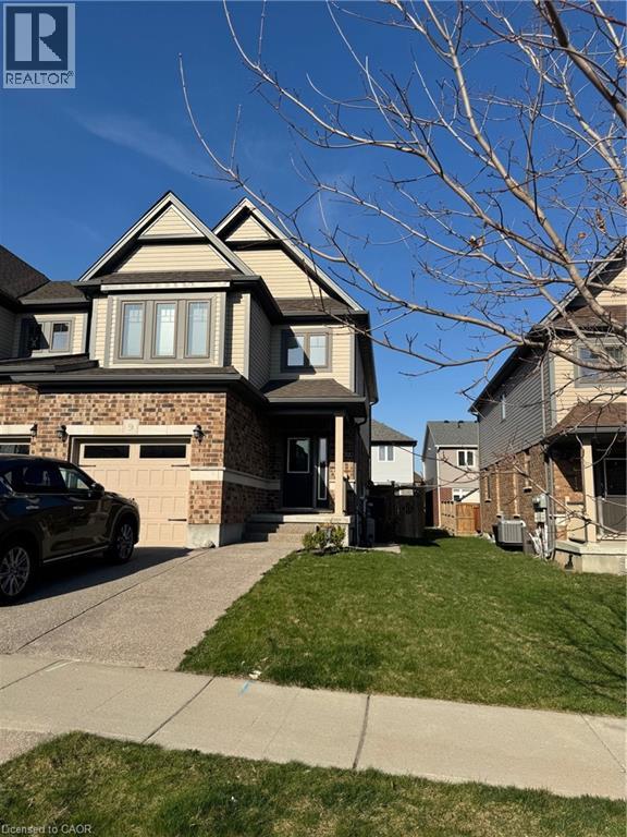 MLS® listing #29820108 for sale located at 9 SANDYBAY Avenue Unit# Upper