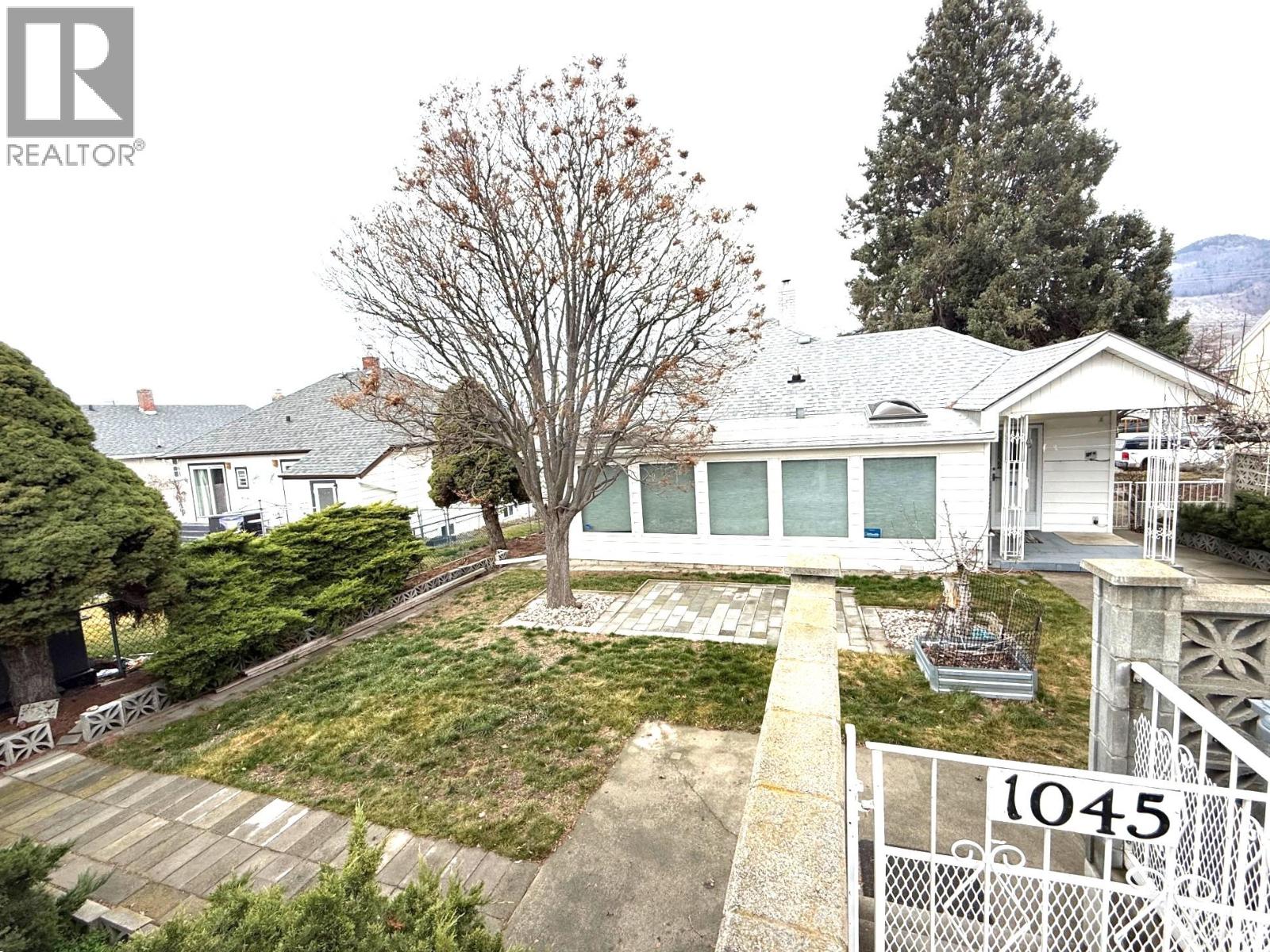 MLS® listing #29820630 for sale located at 1045 DOMINION Street