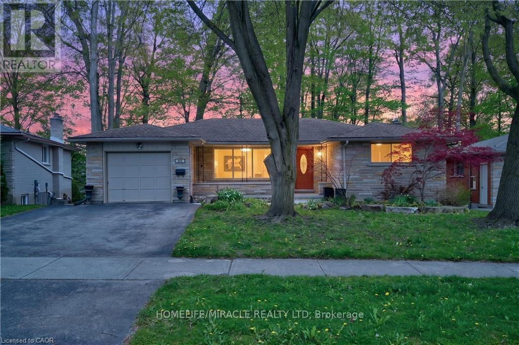 MLS® listing #29820822 for sale located at 217 PINEGROVE CRESCENT