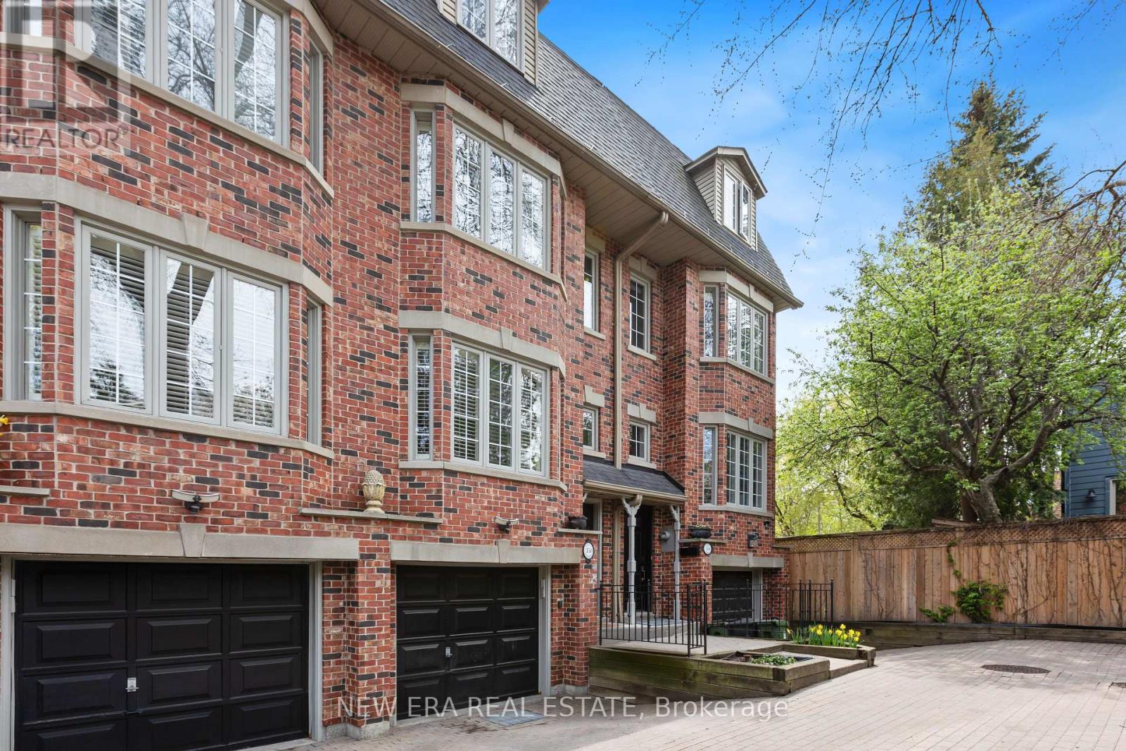 MLS® listing #29820932 for sale located at B - 35 SPRUCE STREET