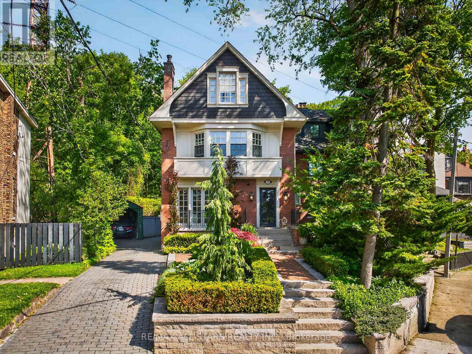MLS® listing #29821192 for sale located at 30 EDGEWOOD CRESCENT
