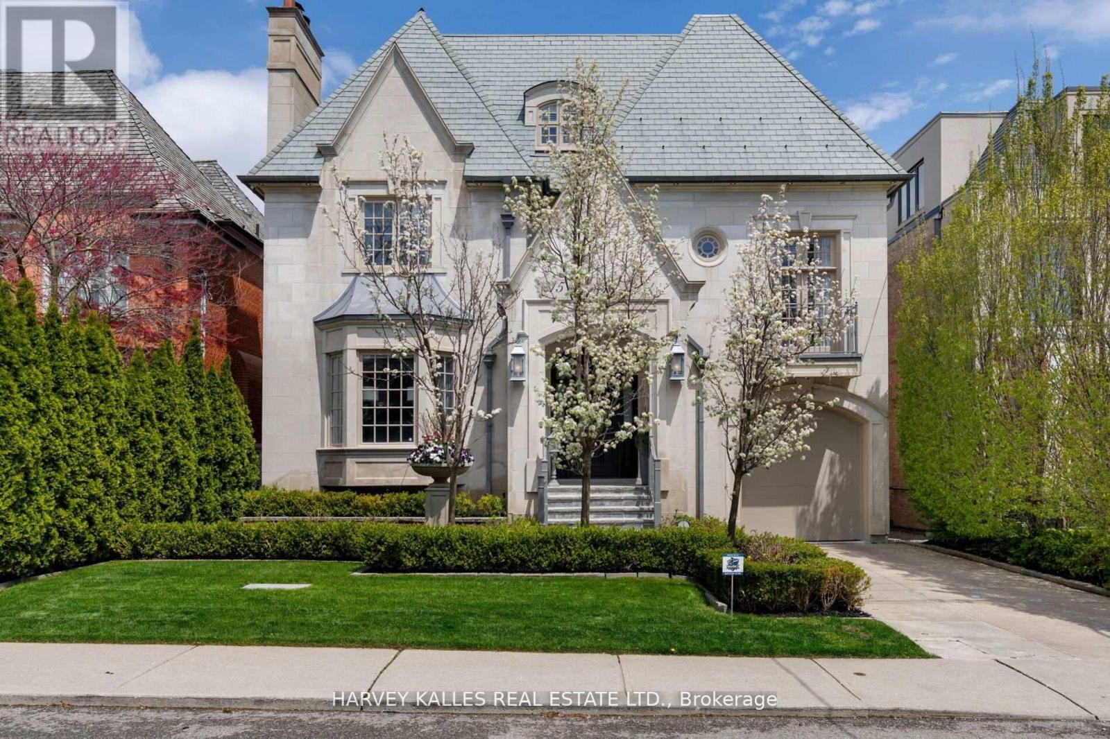 MLS® listing #29821198 for sale located at 215 DUNVEGAN ROAD