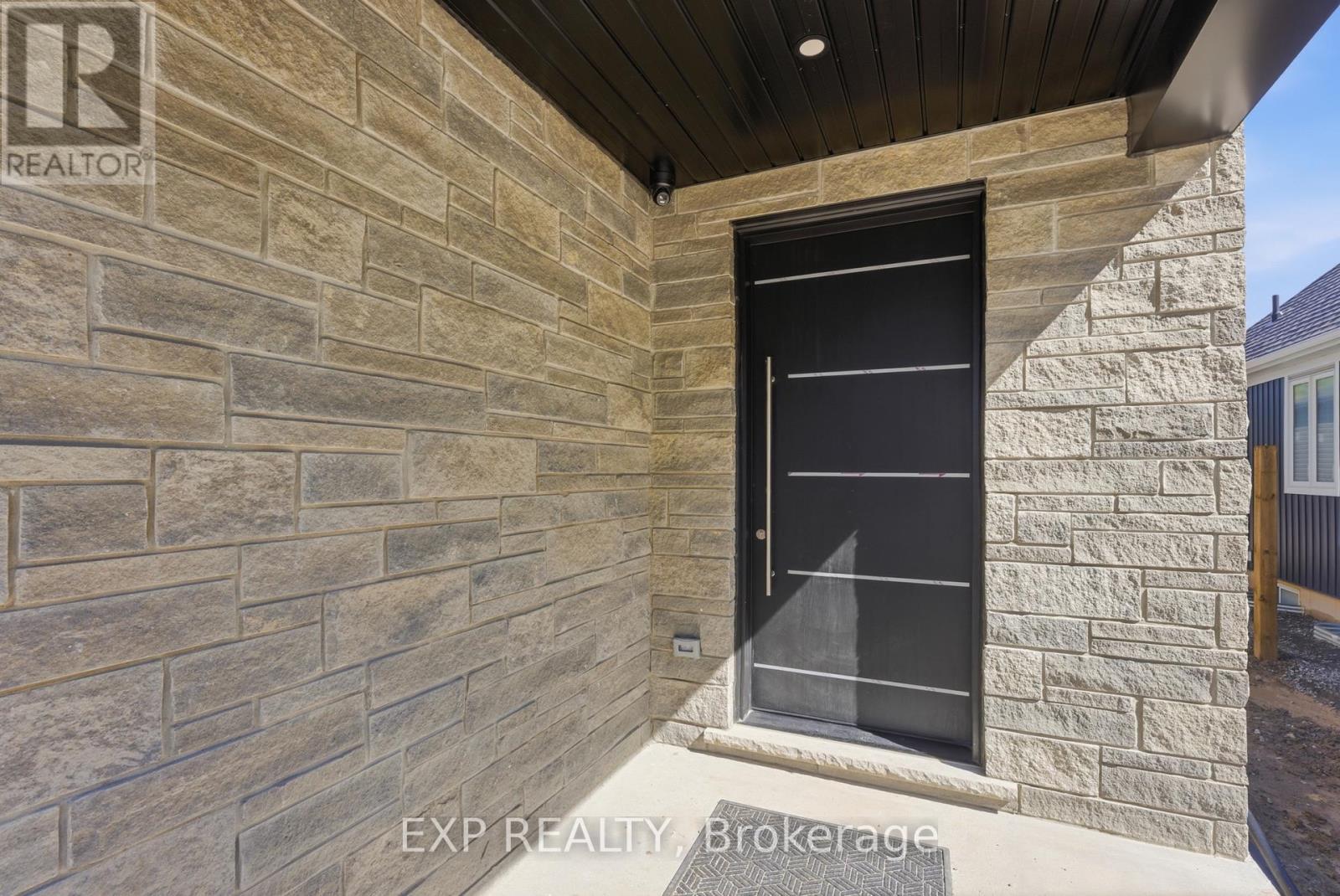 MLS® listing #29822670 for sale located at MAIN - 3603 GUNNING DRIVE