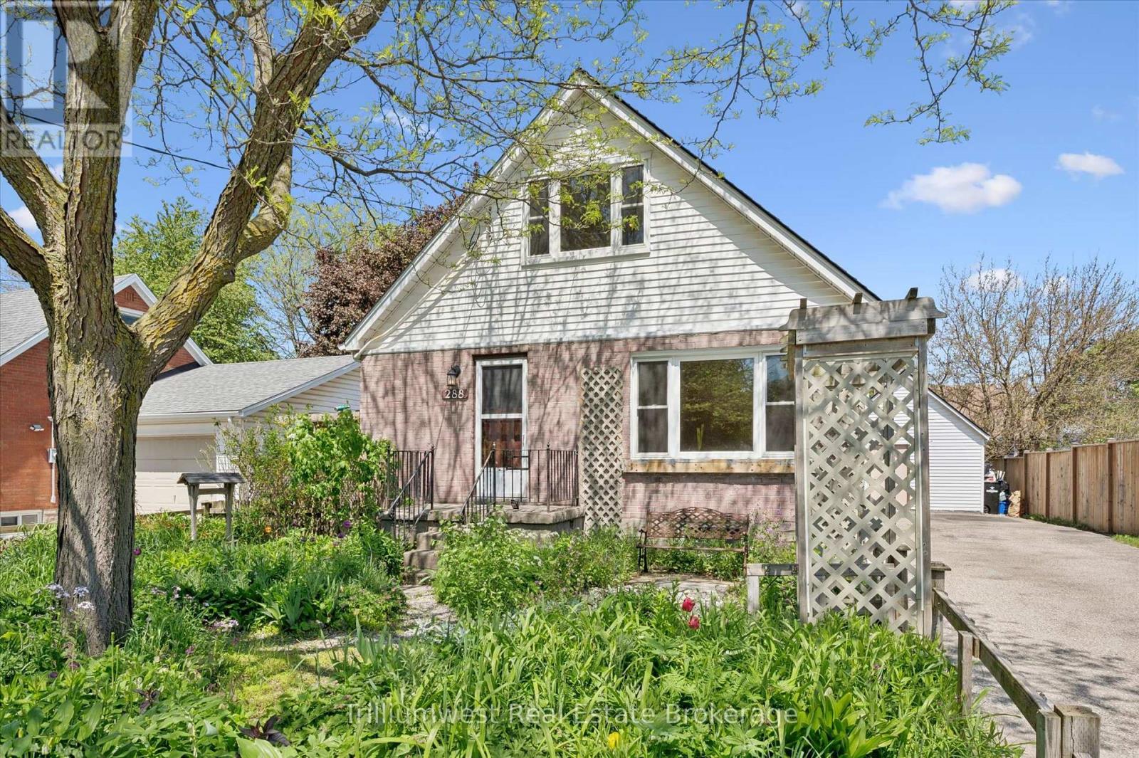 MLS® listing #29822746 for sale located at 288 MARGARET AVENUE