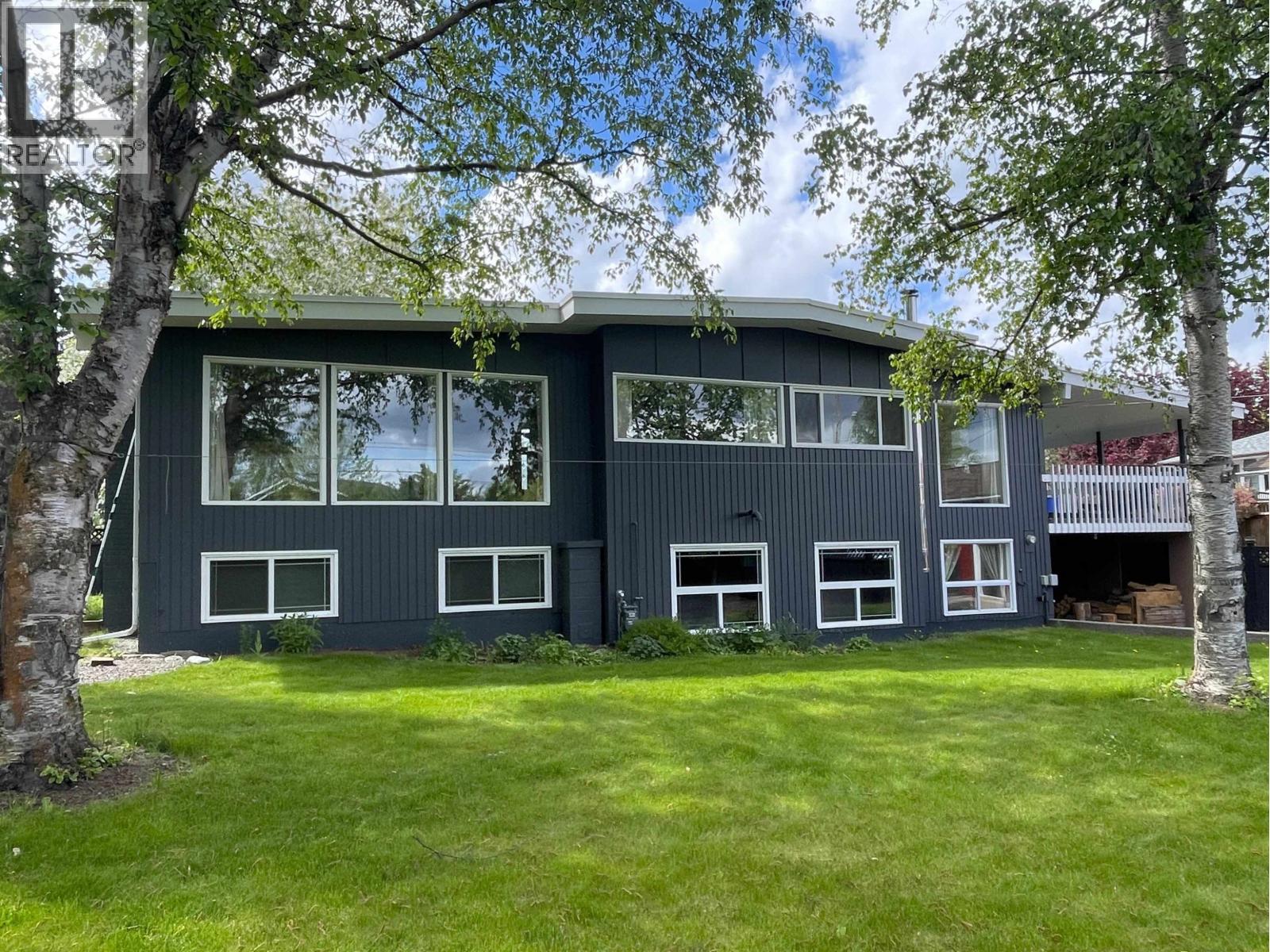 MLS® listing #29822786 for sale located at 3650 EIGHTEENTH AVENUE