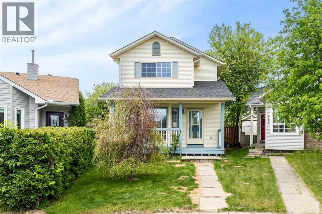 MLS® listing #29822971 for sale located at 256 Covington Place NE