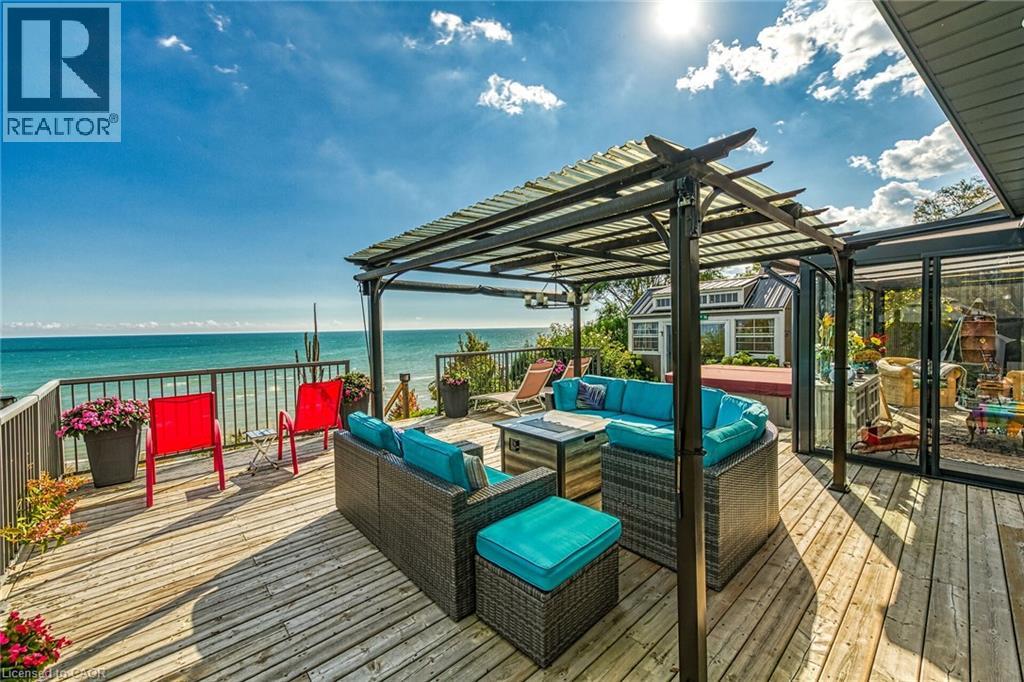 MLS® listing #29823429 for sale located at 2023 MAPLE Boulevard
