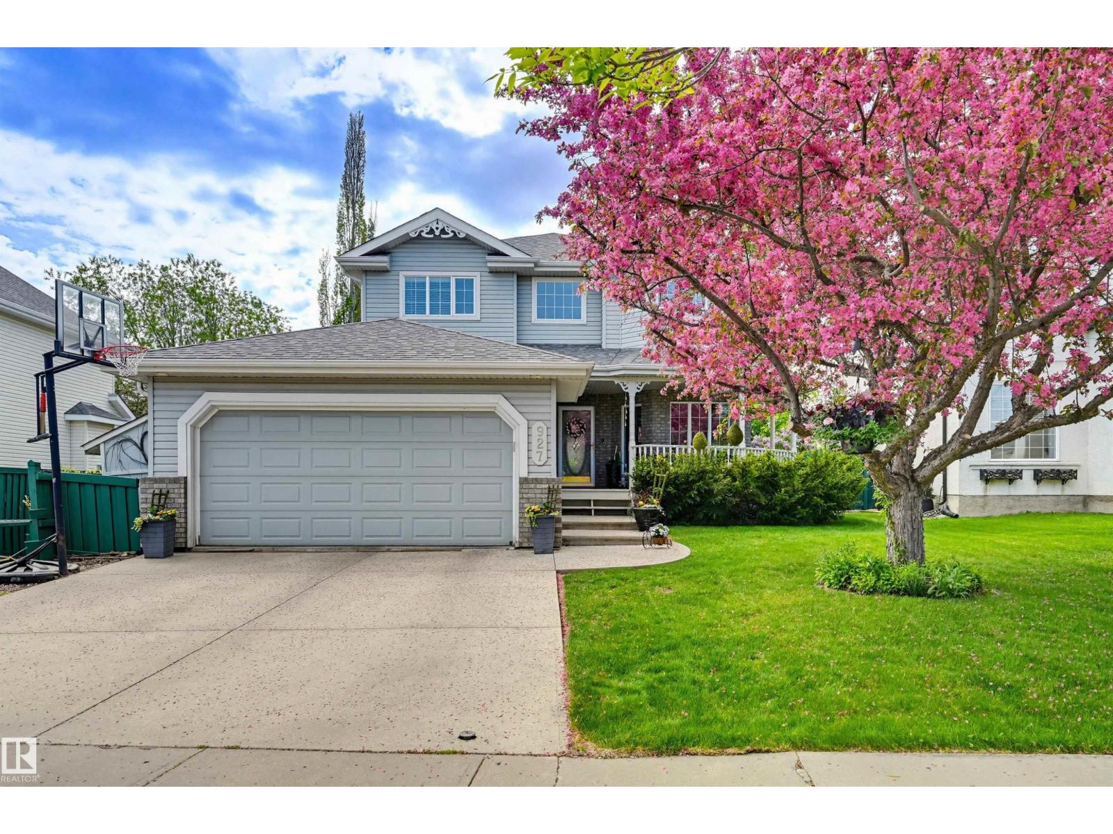MLS® listing #29823635 for sale located at 927 HAMPTON CO NW