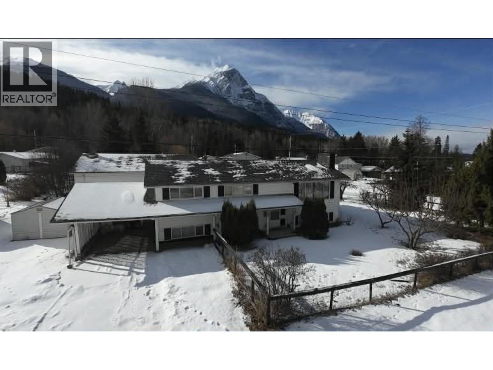 MLS® listing #29824143 for sale located at 4522 13TH AVENUE