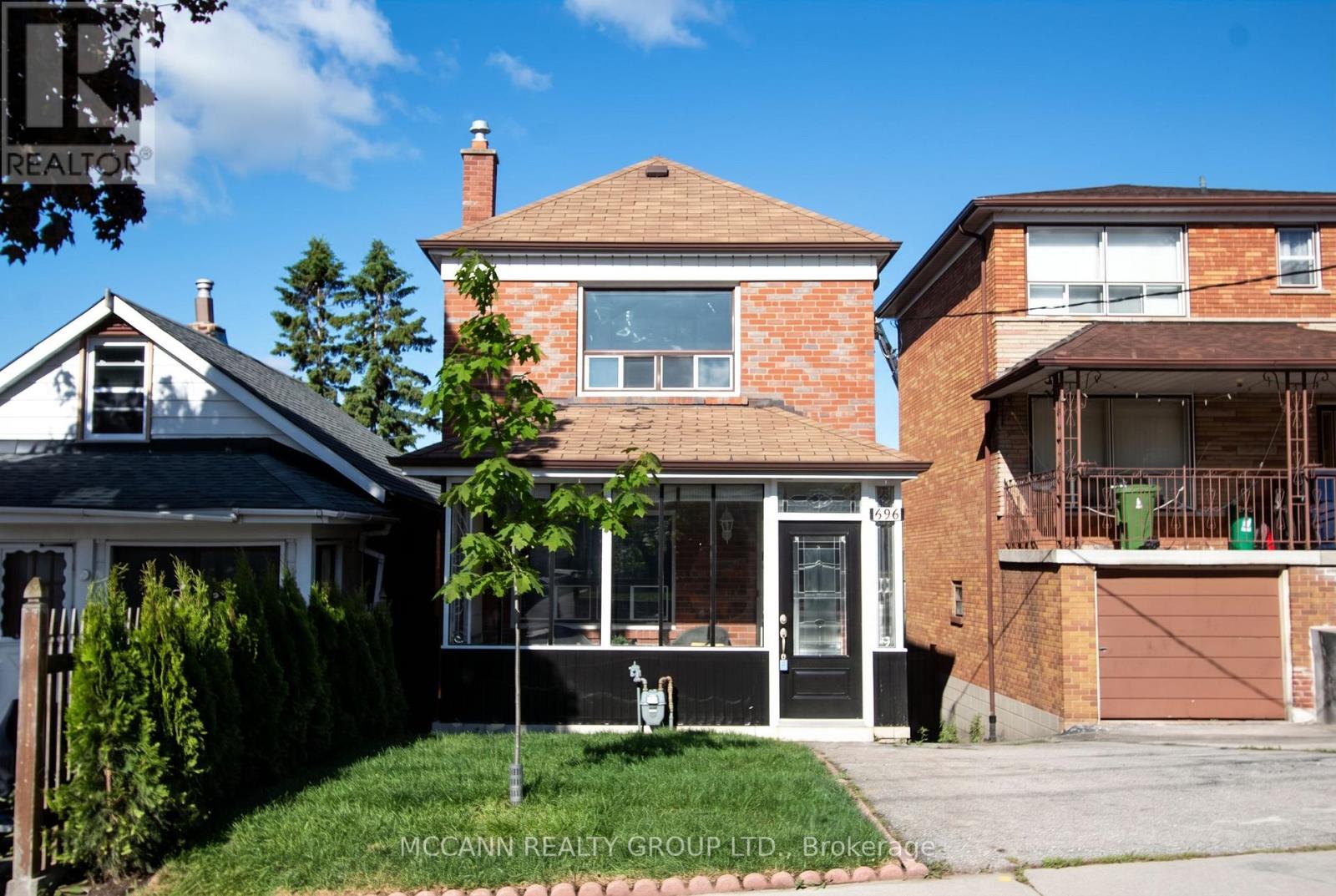MLS® listing #29824189 for sale located at 496 NORTHCLIFFE BOULEVARD