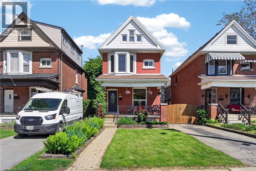 MLS® listing #29824484 for sale located at 125 BALSAM Avenue S