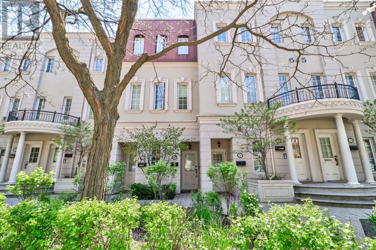 MLS® listing #29825339 for sale located at 10 - 645 DAVENPORT ROAD
