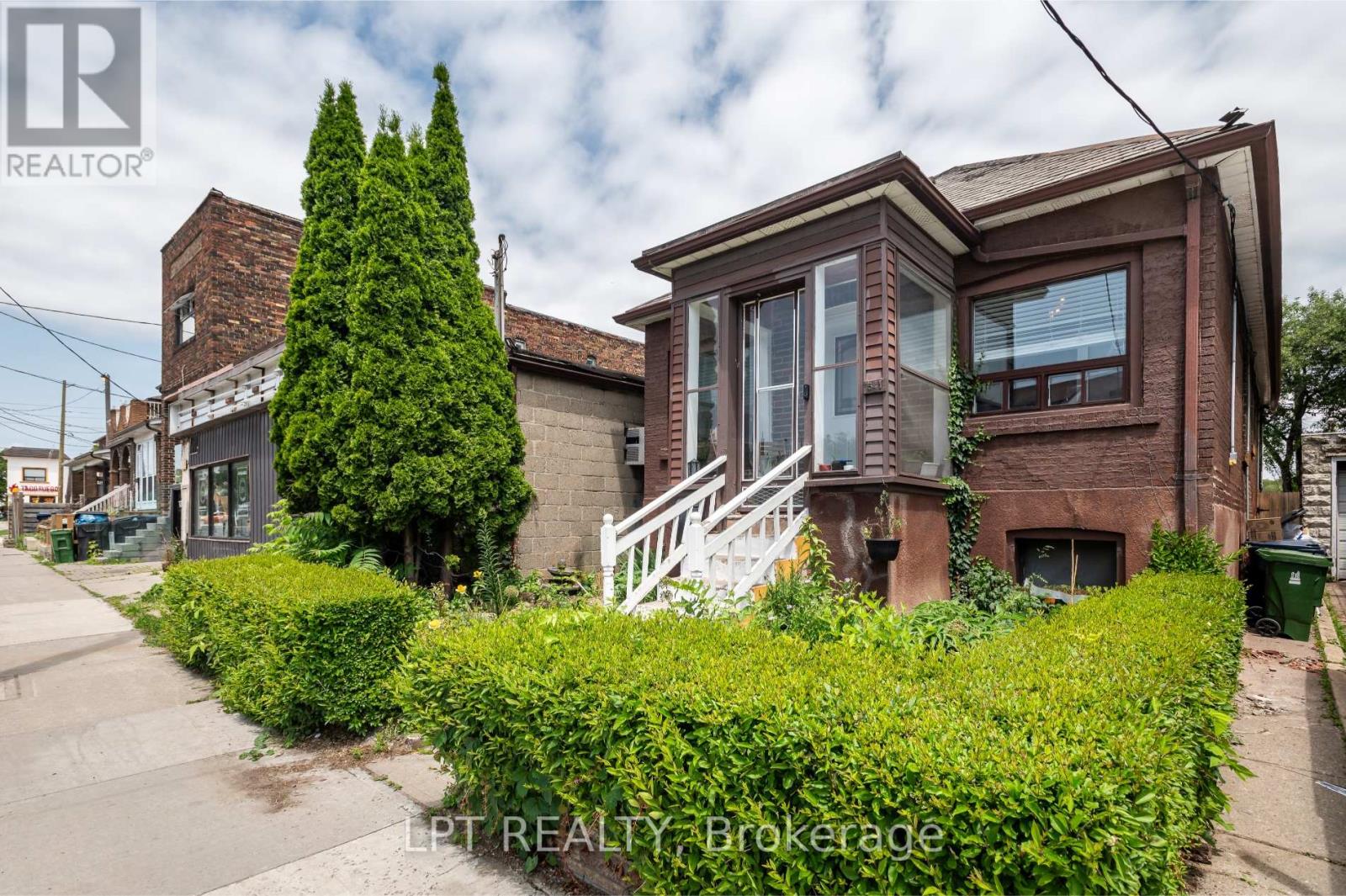 MLS® listing #29825349 for sale located at 541 VAUGHAN ROAD