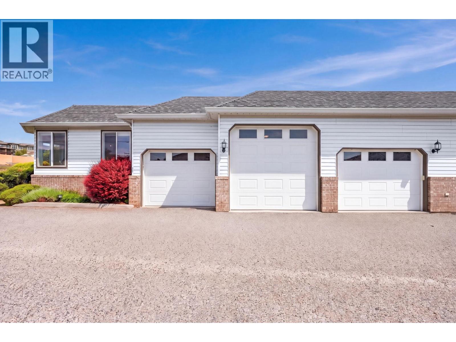 MLS® listing #29825545 for sale located at 2420 Ingram Road Unit# 303
