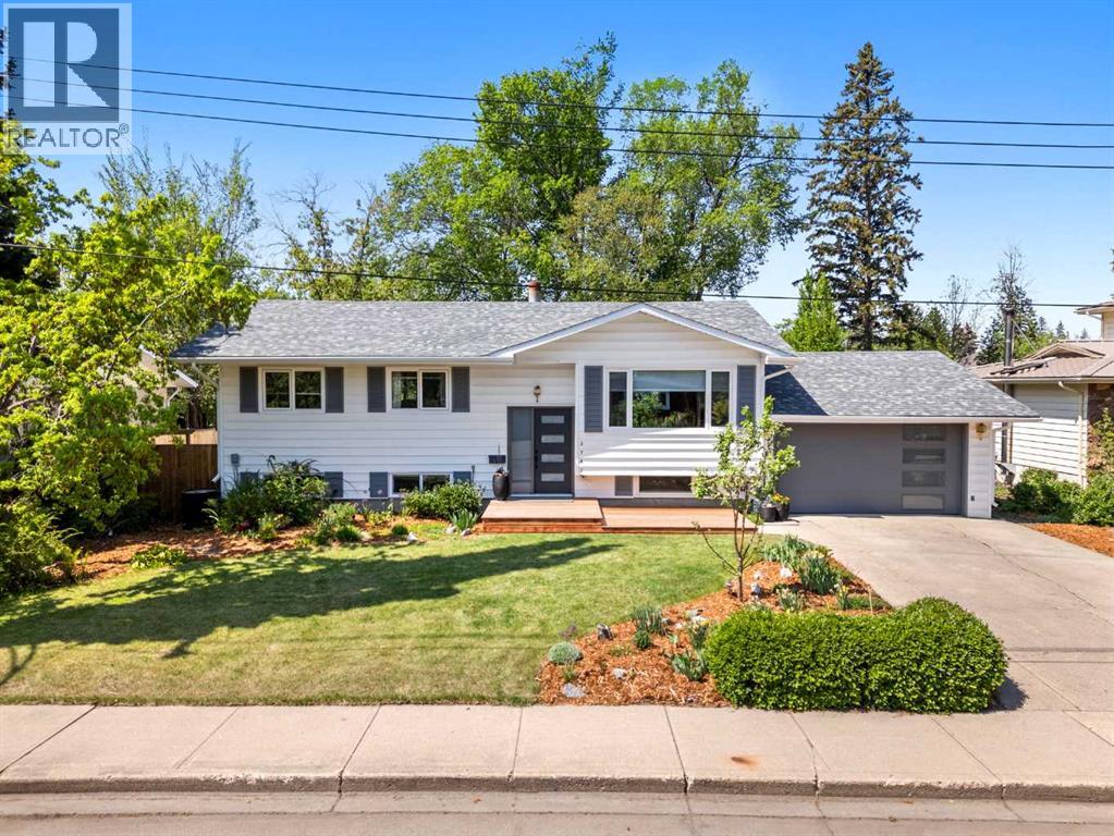 MLS® listing #29825658 for sale located at 3740 43a Avenue