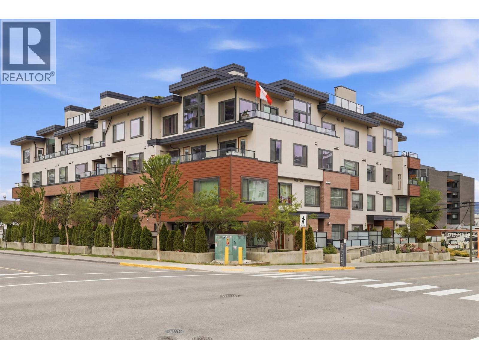 MLS® listing #29827009 for sale located at 460 5th Avenue Unit# 303