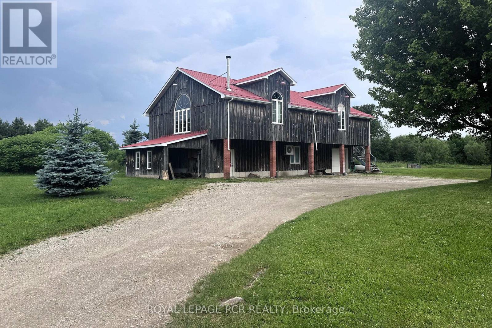 MLS® listing #29828703 for sale located at LOWER - 428 MAIN STREET W