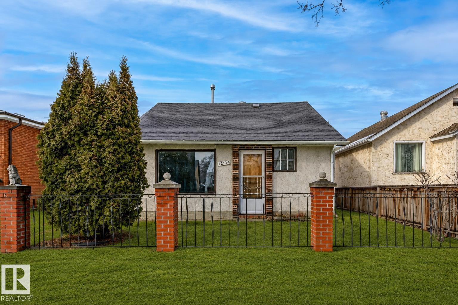 MLS® listing #29828704 for sale located at 12134 96 ST NW