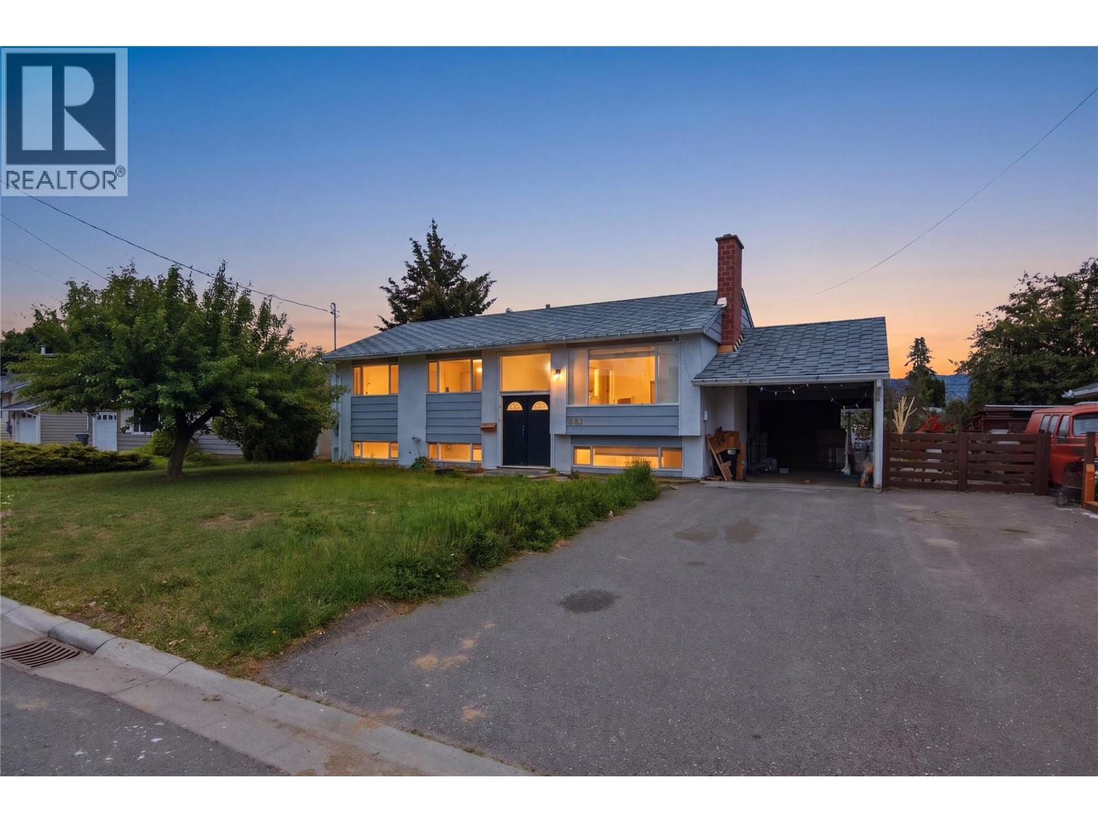 MLS® listing #29828730 for sale located at 649 Brentwood Avenue