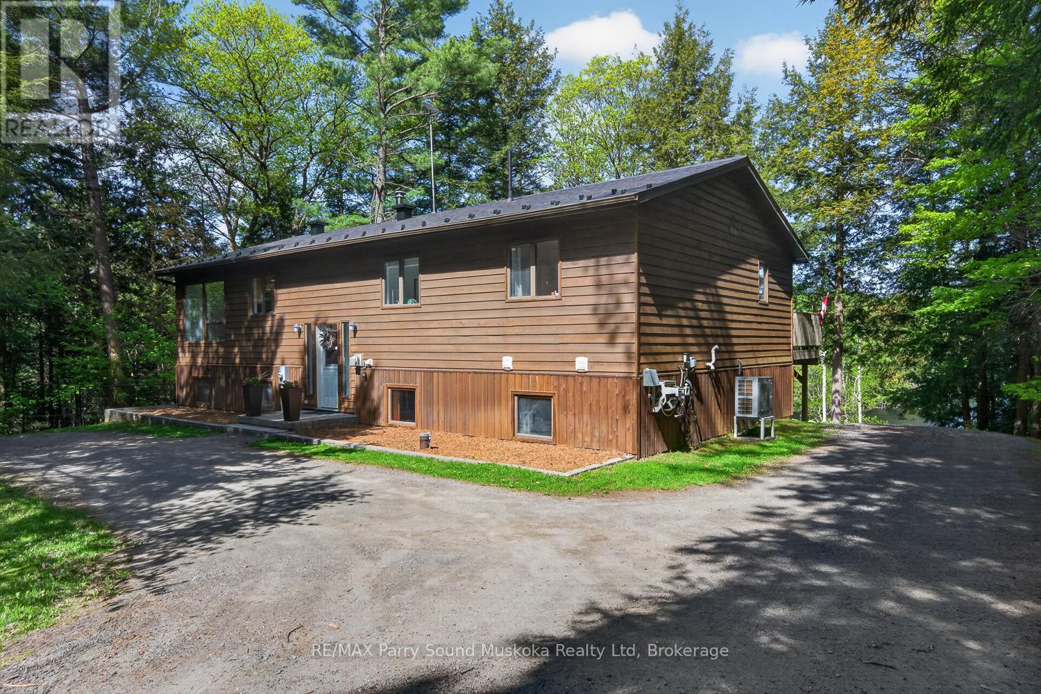 MLS® listing #29828848 for sale located at 34 SILVER POINT DRIVE