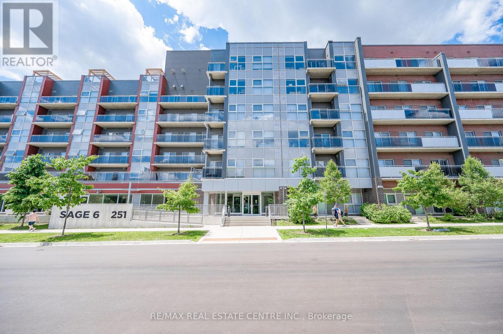 MLS® listing #29829365 for sale located at 707 - 251 HEMLOCK STREET