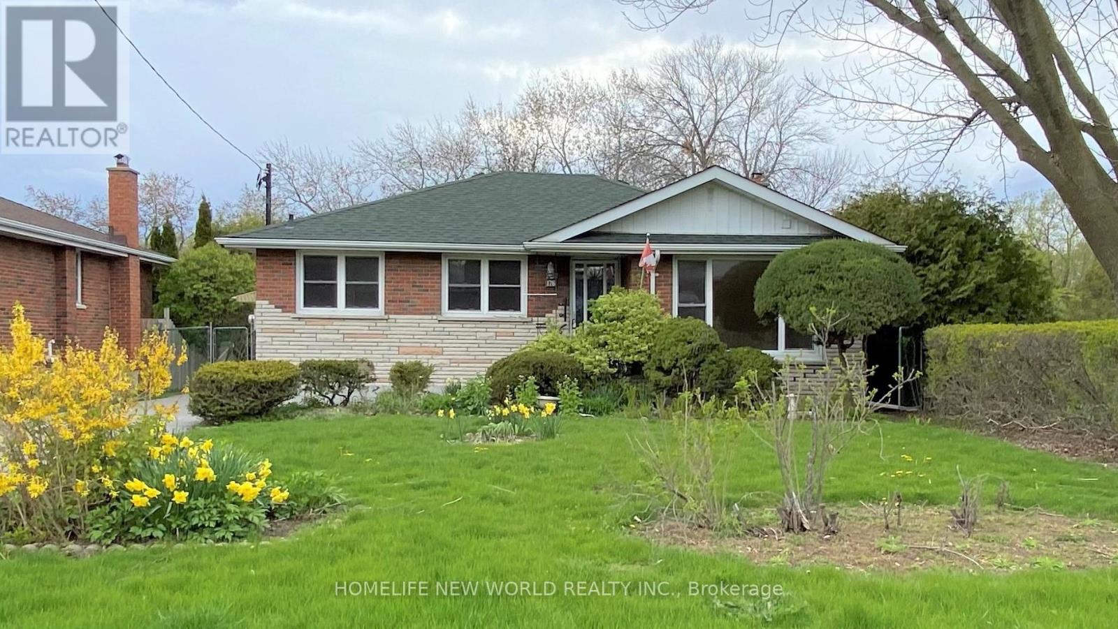 MLS® listing #29830259 for sale located at 176 EASTDALE STREET