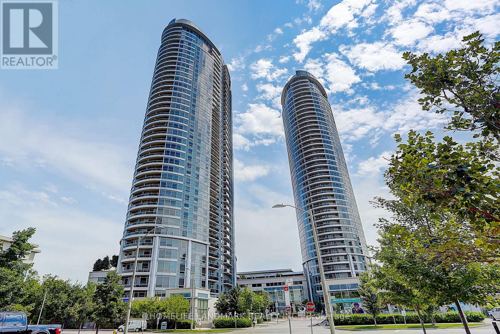 MLS® listing #29831251 for sale located at 1510 - 125 VILLAGE GREEN SQUARE