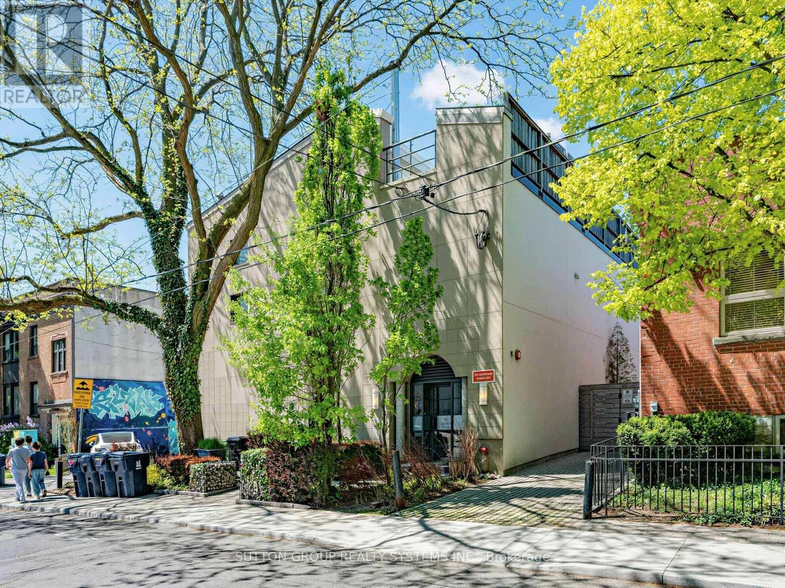 MLS® listing #29831491 for sale located at 5 - 6 BARTLETT AVENUE W
