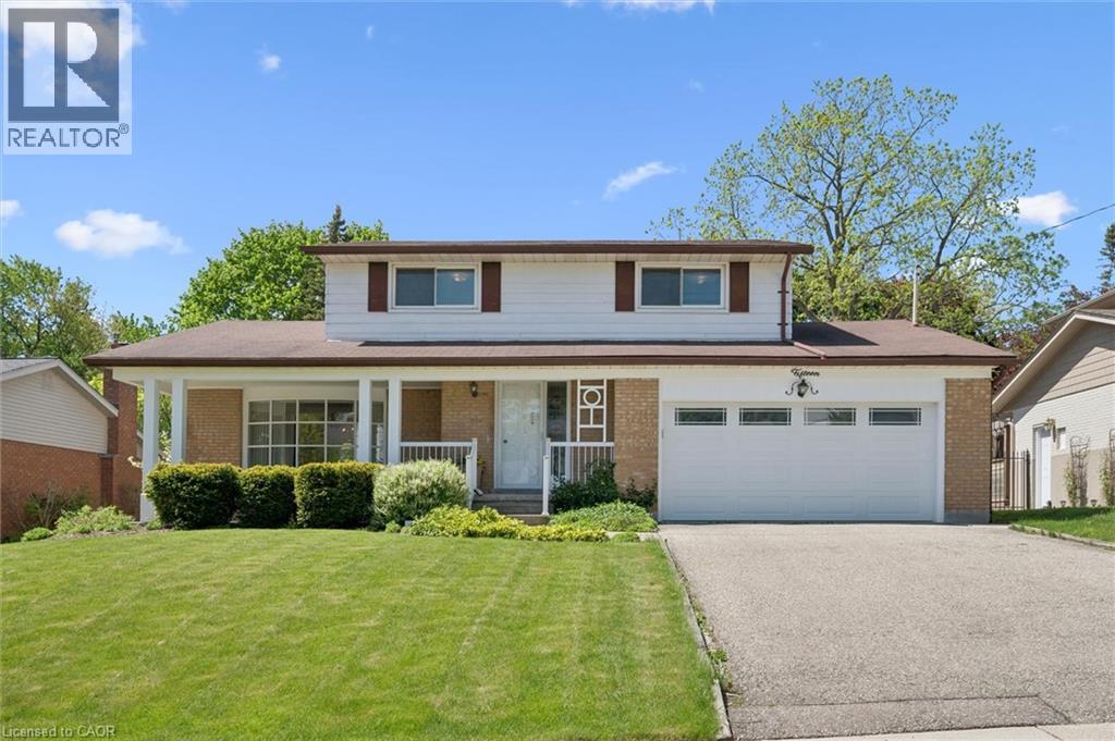 MLS® listing #29831638 for sale located at 15 CLOVERDALE Crescent