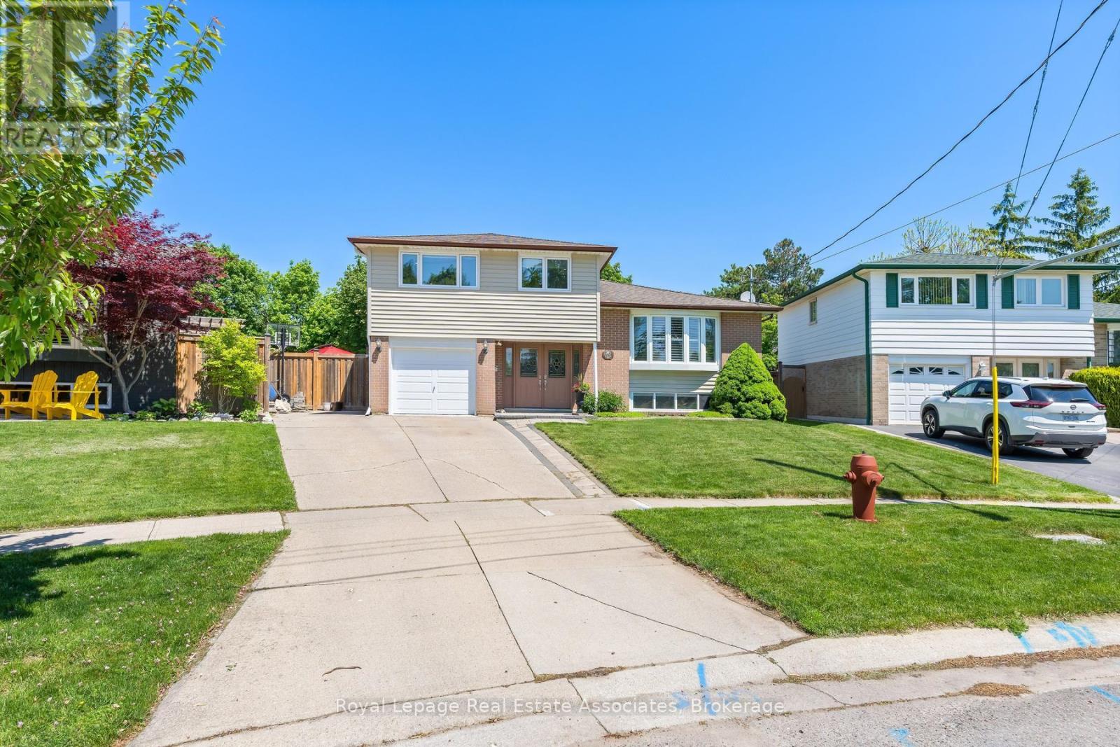 MLS® listing #29832898 for sale located at 26 MARILYN CRESCENT