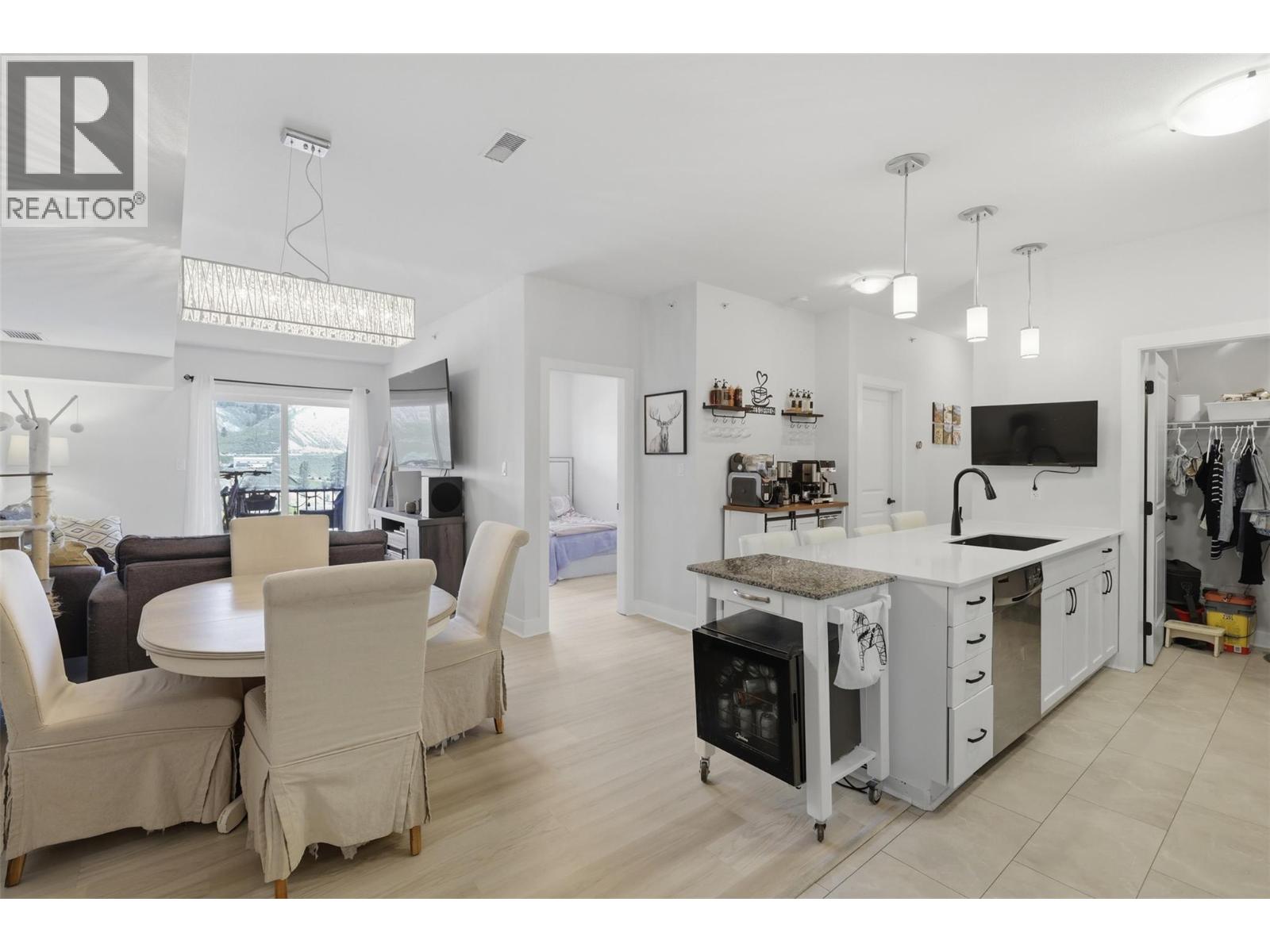 MLS® listing #29832979 for sale located at 5170 DALLAS Drive Unit# 512