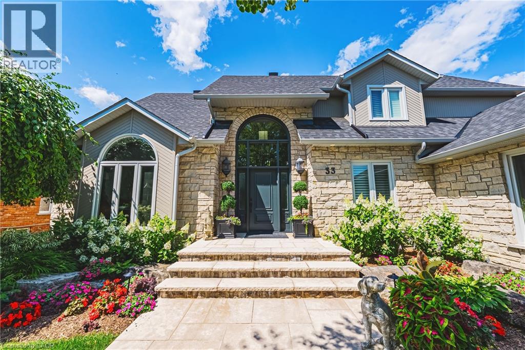 MLS® listing #29833118 for sale located at 33 GOLFVIEW Crescent