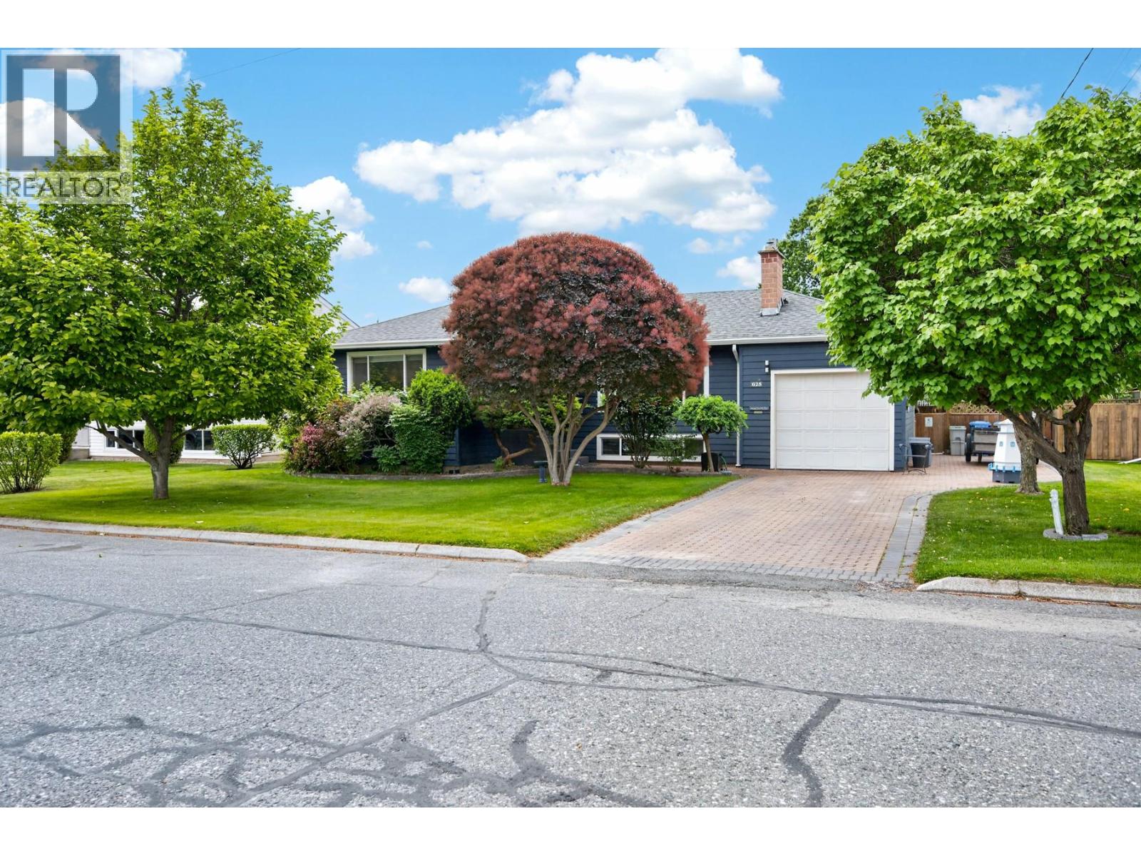 MLS® listing #29834081 for sale located at 625 BRANDON Avenue