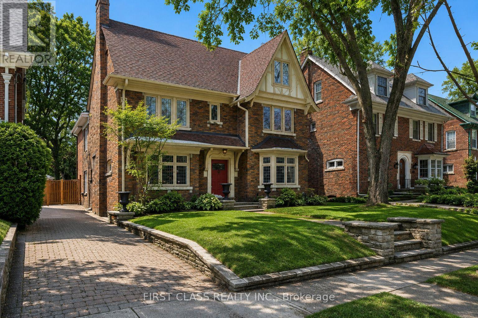 MLS® listing #29834920 for sale located at 80 DOUGLAS DRIVE