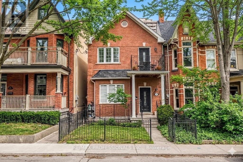 MLS® listing #29835292 for sale located at 213 MAJOR STREET