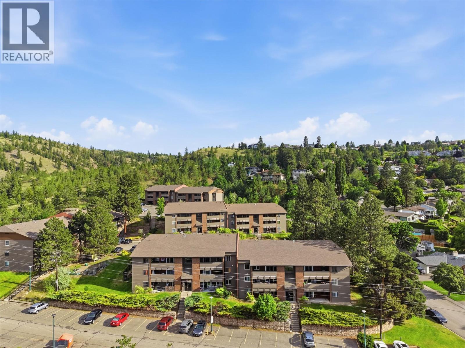 MLS® listing #29835713 for sale located at 44 WHITESHIELD Crescent S Unit# 102