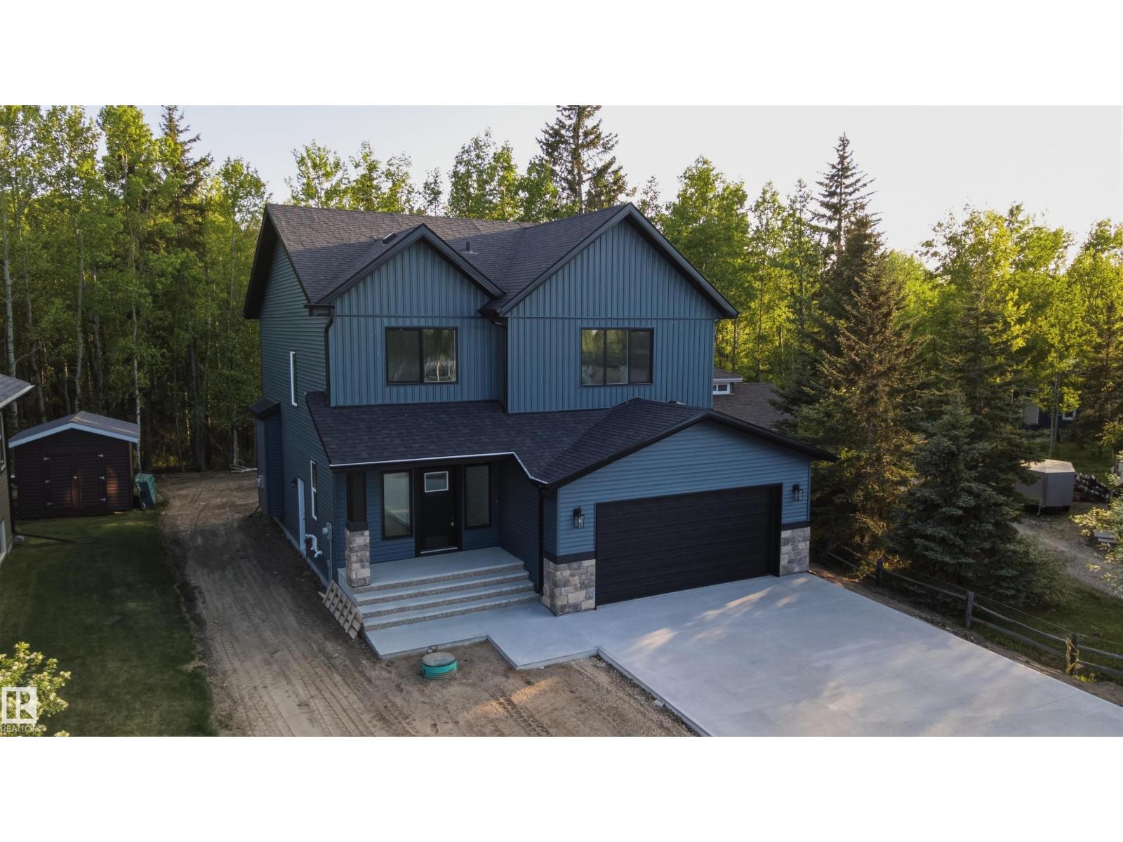 MLS® listing #29836553 for sale located at 132 HERON POINT CL