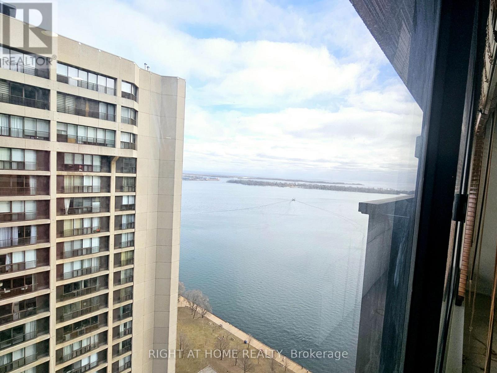 MLS® listing #29838065 for sale located at 3306 - 65 HARBOUR SQUARE