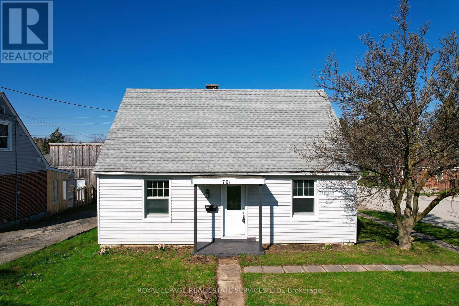 MLS® listing #29838246 for sale located at 701 5TH STREET E