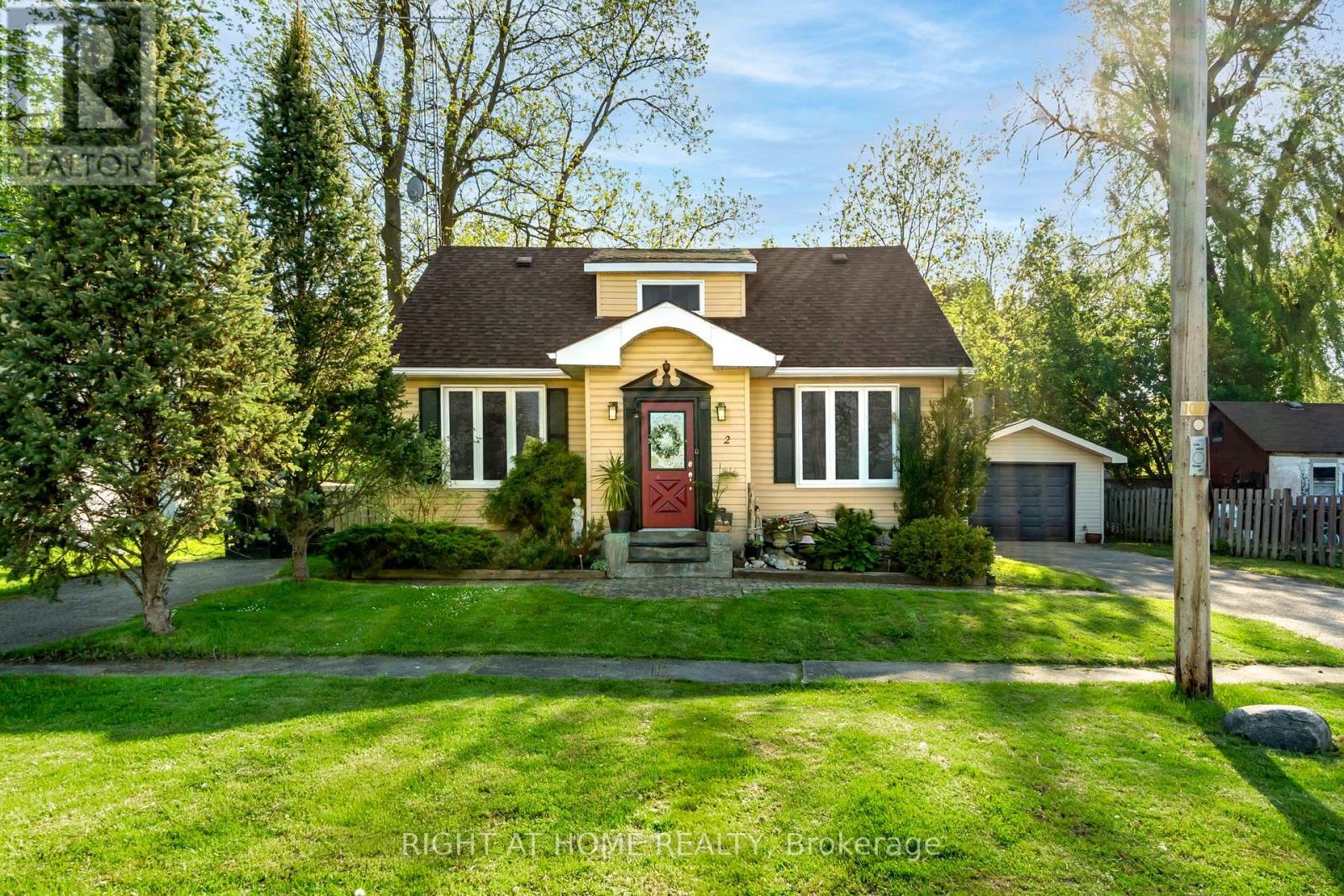 MLS® listing #29838401 for sale located at 2 HOGBACK ROAD