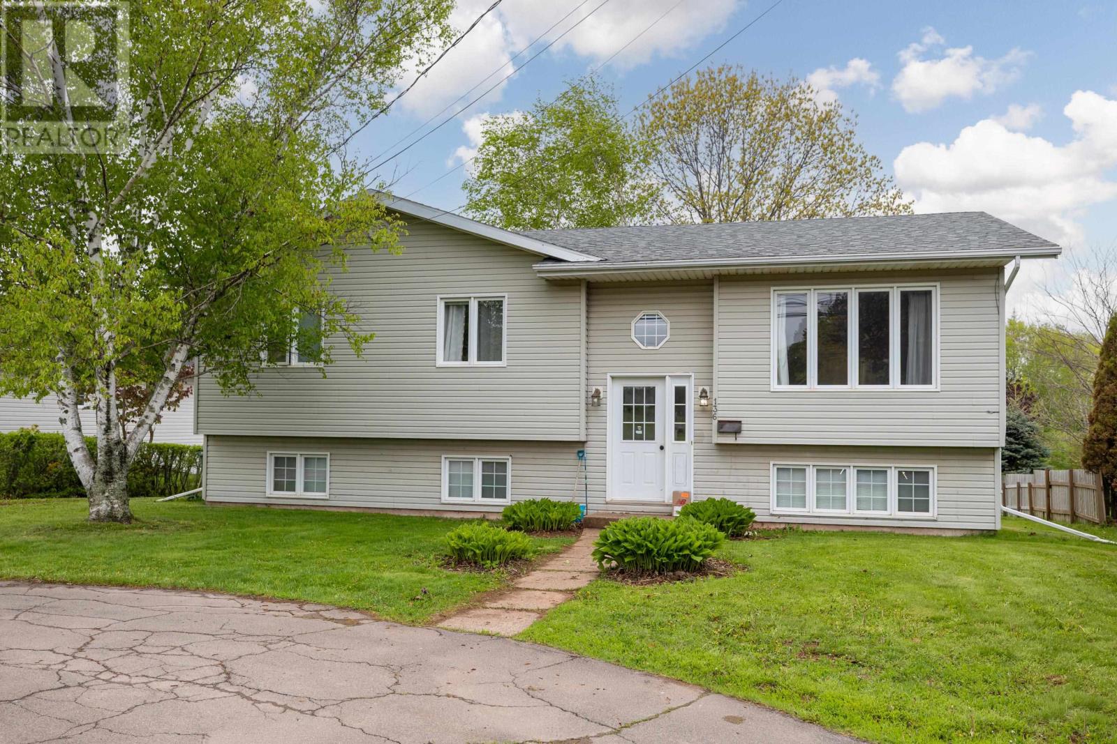 MLS® listing #29838429 for sale located at 136 Stratford Road