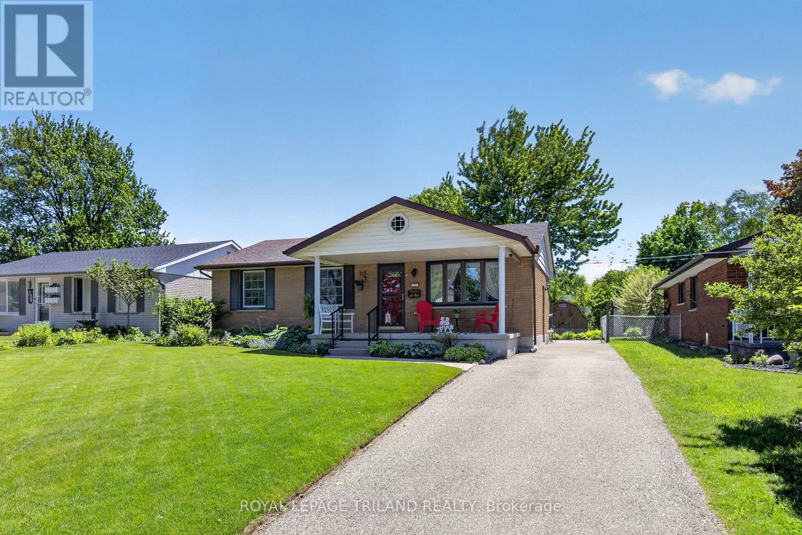 MLS® listing #29838459 for sale located at 7 THOMPSON AVENUE