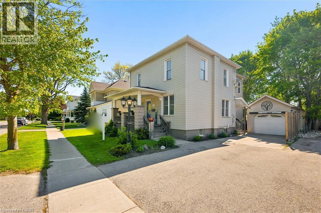 MLS® listing #29838783 for sale located at 61 MEMORIAL Avenue