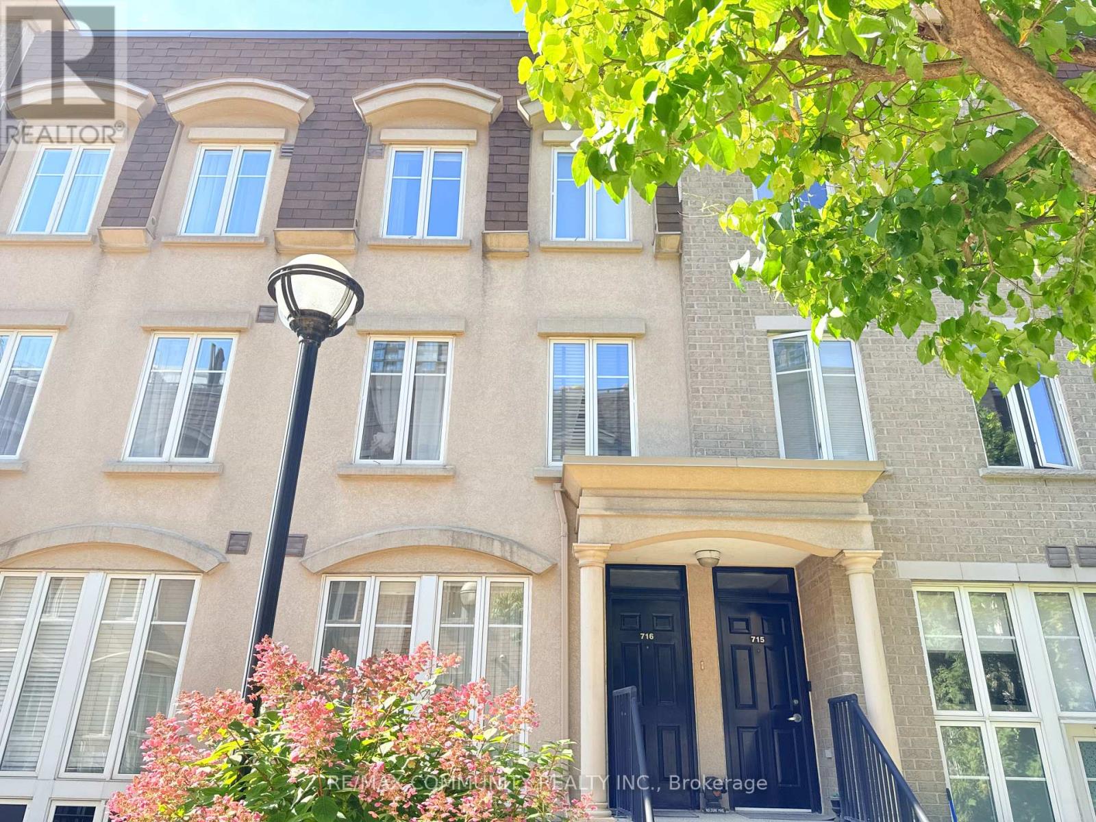 MLS® listing #29838934 for sale located at 716 - 42 WESTERN BATTERY ROAD