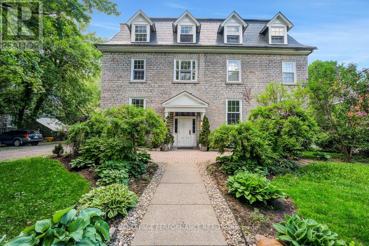 MLS® listing #29839363 for sale located at 3 - 315 DALY AVENUE