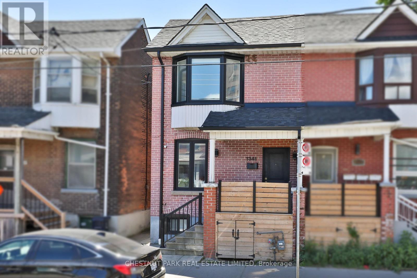 MLS® listing #29839382 for sale located at 1341 DUPONT STREET