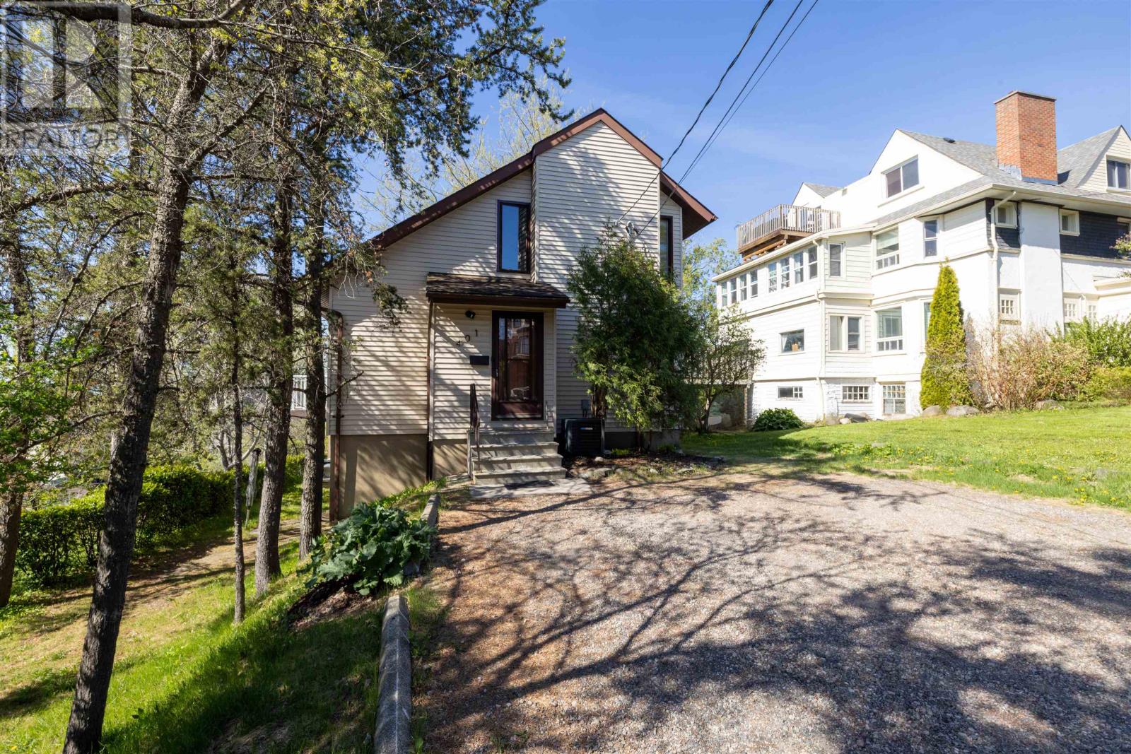 MLS® listing #29839407 for sale located at 401 HEBERT ST